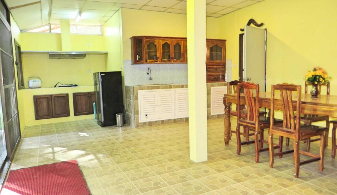 Isaan Perazim Park Hotell Roi Et Exteriör bild