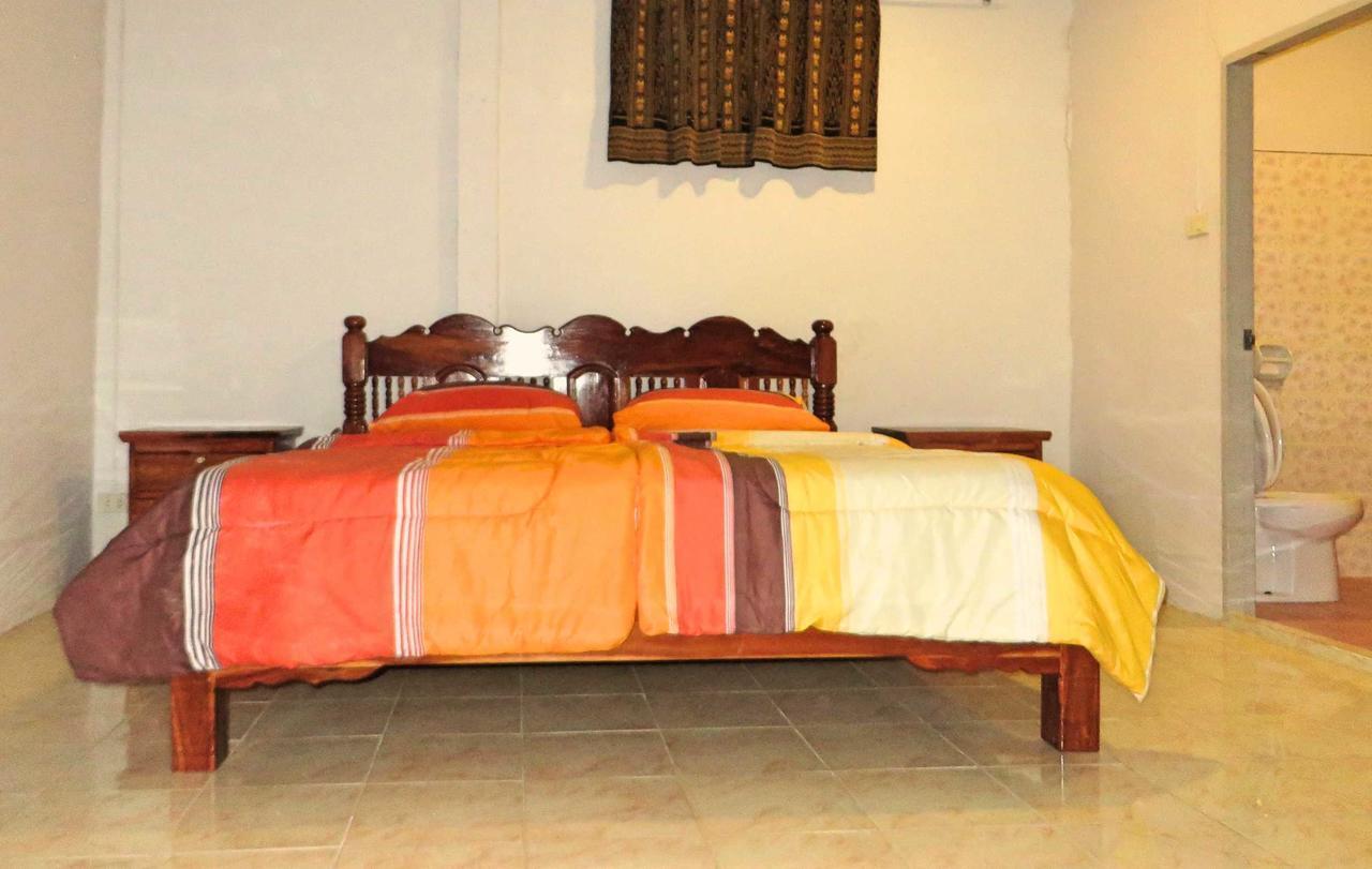 Isaan Perazim Park Hotell Roi Et Exteriör bild