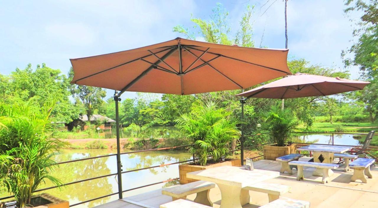 Isaan Perazim Park Hotell Roi Et Exteriör bild