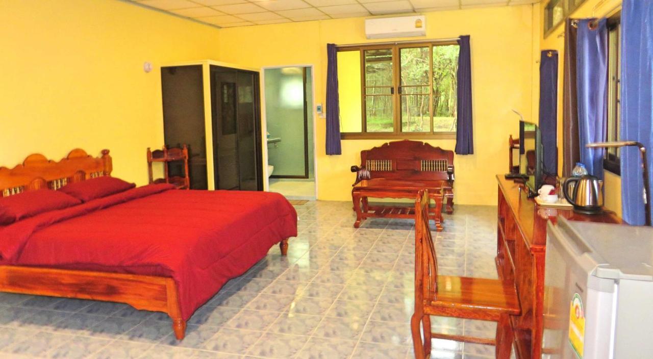 Isaan Perazim Park Hotell Roi Et Exteriör bild