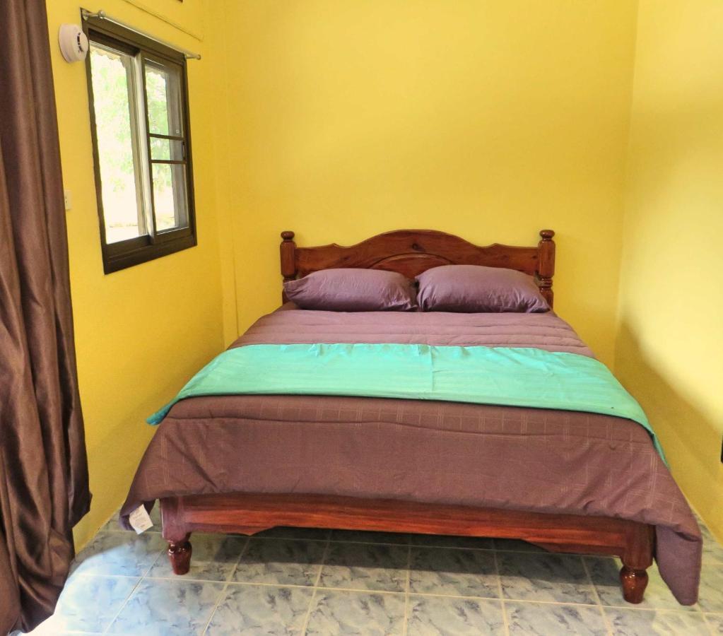 Isaan Perazim Park Hotell Roi Et Exteriör bild