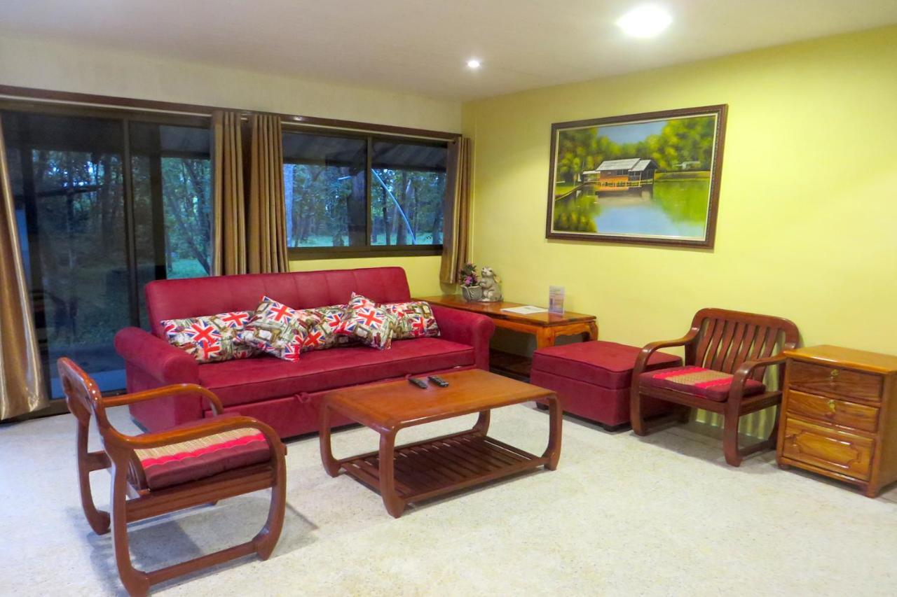 Isaan Perazim Park Hotell Roi Et Exteriör bild