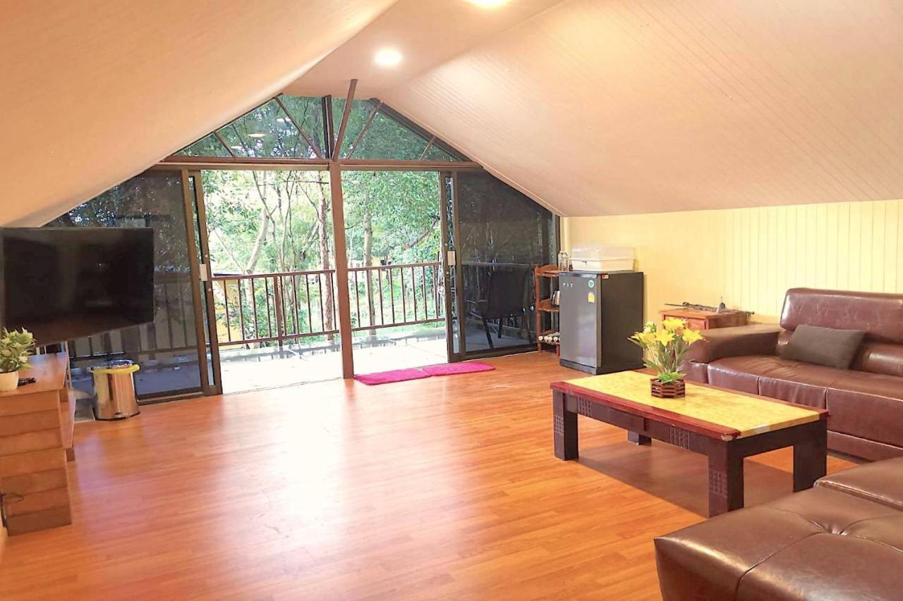 Isaan Perazim Park Hotell Roi Et Exteriör bild