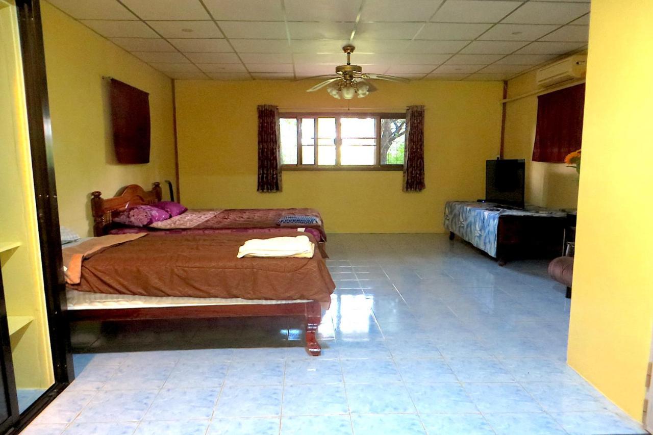 Isaan Perazim Park Hotell Roi Et Exteriör bild