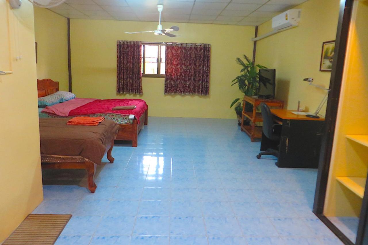 Isaan Perazim Park Hotell Roi Et Exteriör bild