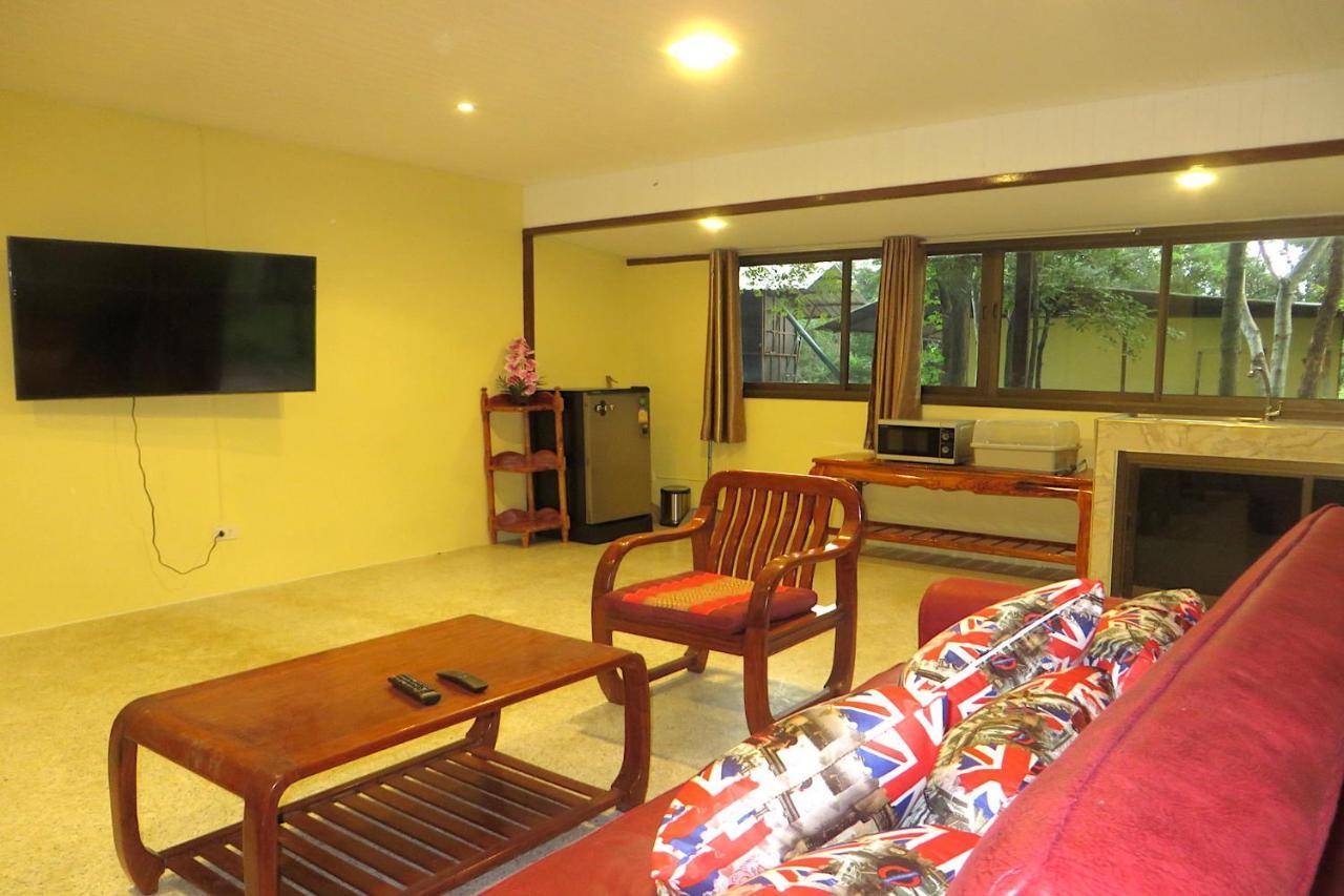 Isaan Perazim Park Hotell Roi Et Exteriör bild