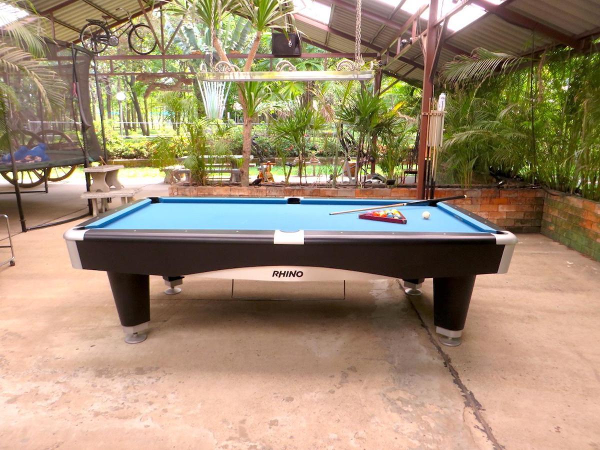 Isaan Perazim Park Hotell Roi Et Exteriör bild