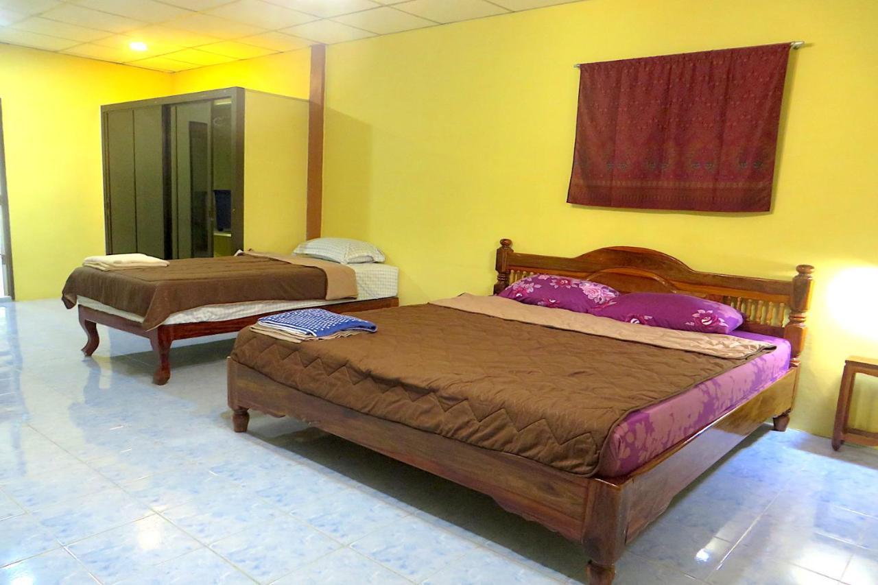Isaan Perazim Park Hotell Roi Et Exteriör bild