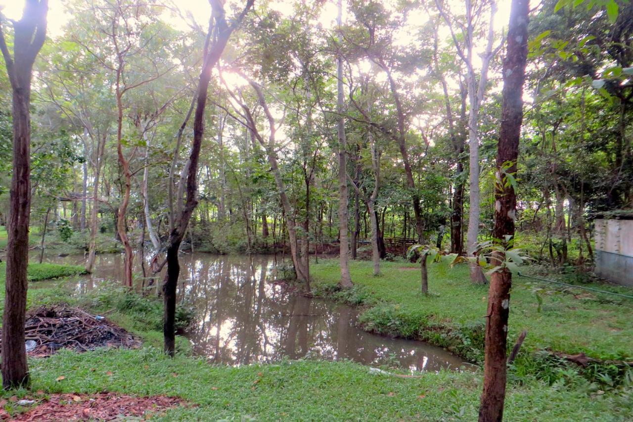 Isaan Perazim Park Hotell Roi Et Exteriör bild